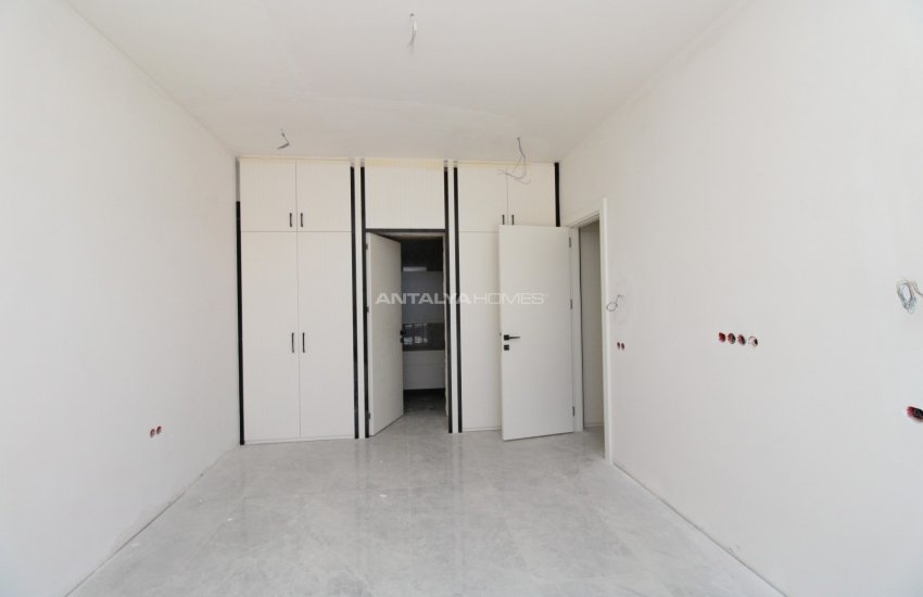 Modern Real Estate Within a Luxe Complex in Antalya Aksu 30