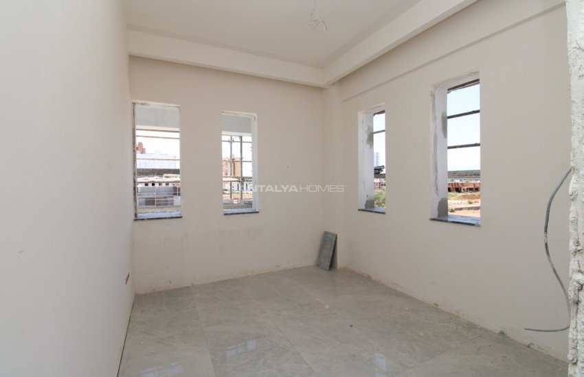 Modern Real Estate Within a Luxe Complex in Antalya Aksu 31