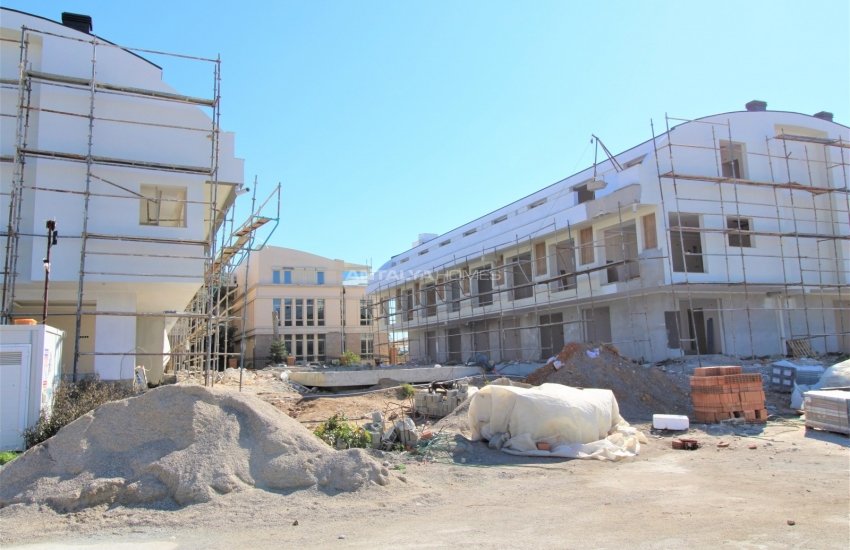 Flats in a Luxury Complex with Pools in Antalya Lara 16