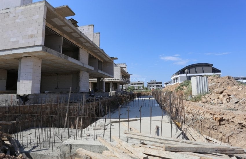 Semi-detached Villas Close to the Beach in Antalya Guzeloba 42