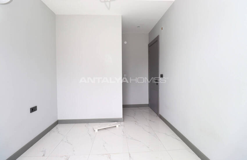 Luxury Real Estate in a Complex Close to Airport in Antalya 32