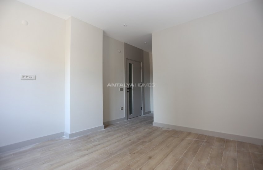 Apartments in a Complex with Rich Facilities in Konyaaltı 34