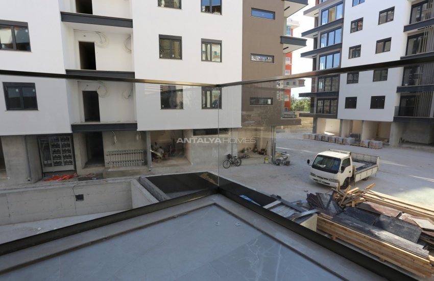 Apartments in a Complex with Rich Facilities in Konyaaltı 41