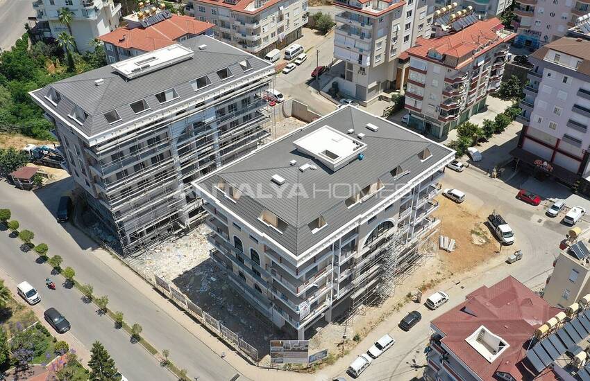 Centrally-located Shops Surrounded by Amenities in Alanya Center 5