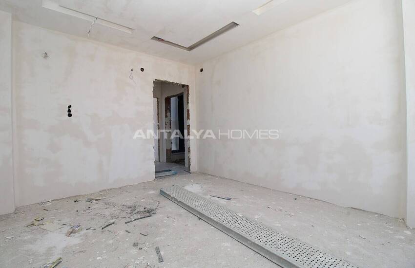 Chic Flat in a Prestigious Residential Area in Altintas Antalya 36
