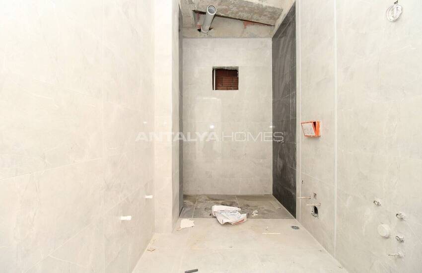 Chic Flat in a Prestigious Residential Area in Altintas Antalya 37