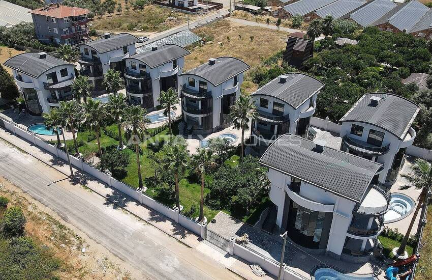 Villas Triplex Avec Jardin Privé Et Piscine À Alanya 26