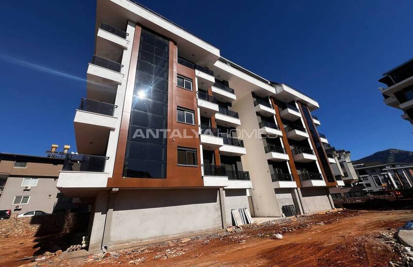 Alanya Oba'da Yeni Çevreyoluna Yakın Sade ve Şık Daireler 14