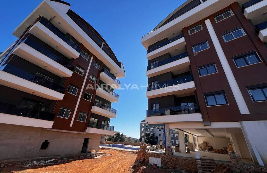 Alanya Oba'da Yeni Çevreyoluna Yakın Sade ve Şık Daireler 17