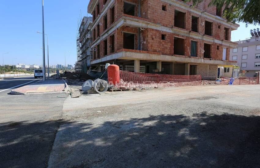 Antalya Commercial Shop Close to University in Konyaalti 3