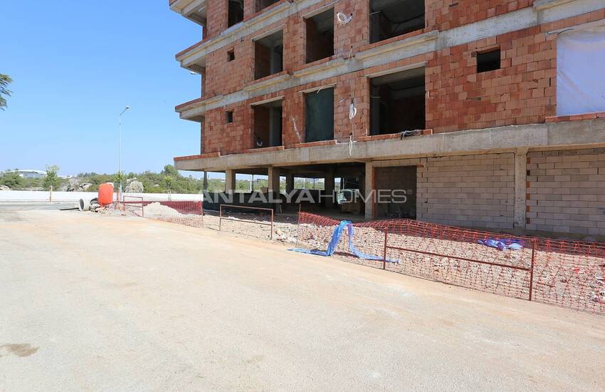 Antalya Commercial Shop Close to University in Konyaalti 4