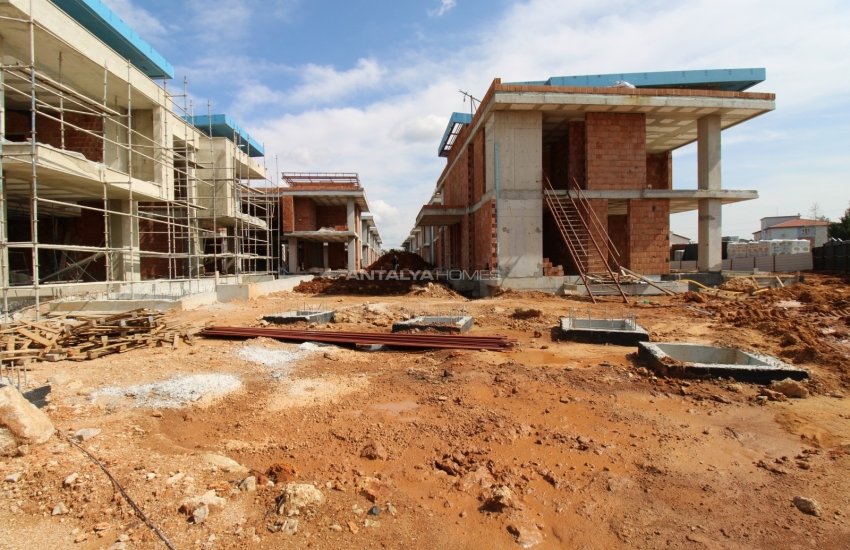 Antalya Villas with Private Gardens and Pools in Dosemealti 36