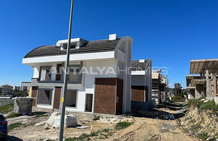 Villas Triplex Avec Piscine Privée Et Jardin À Alanya 28