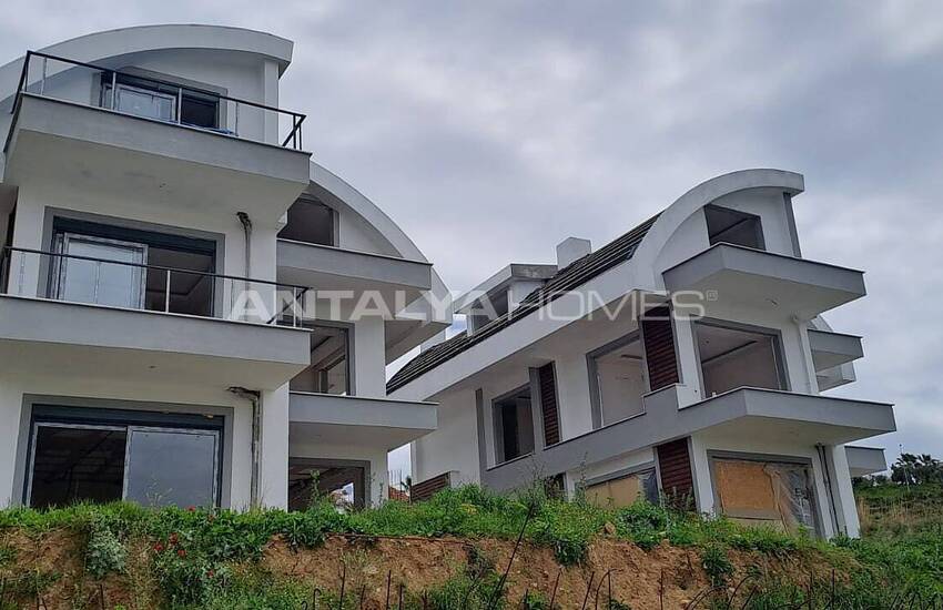 Villas Triplex Avec Piscine Privée Et Jardin À Alanya 30