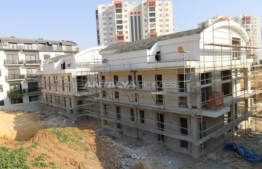 Luxurious Villas Surrounded by Social Facilities in Antalya 9