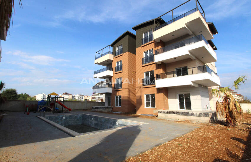 Antalya Kadriye’de Tüm Olanaklara Yakın Modern Daireler 32