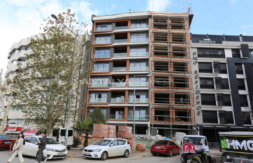 Luxurious Real Estate with Sea Views in Antalya City Center 9