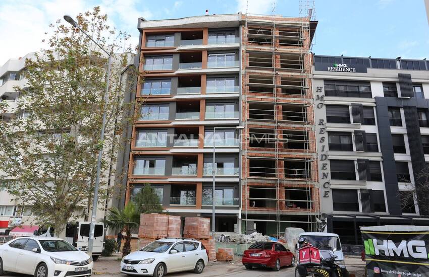 Luxurious Real Estate with Sea Views in Antalya City Center 10