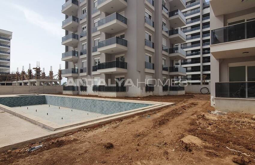 2+1 Apartment Suitable for Investment in Antalya Altıntaş 14