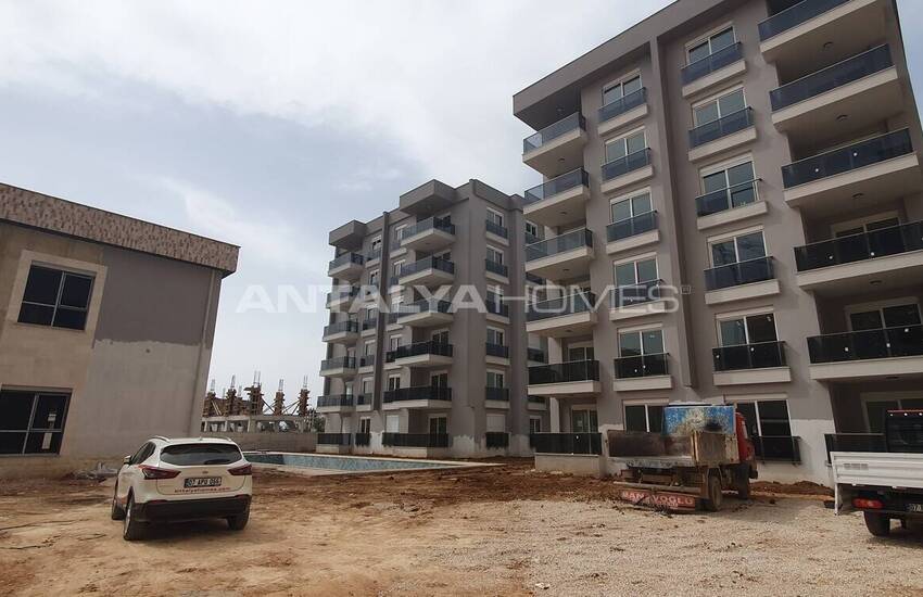 2+1 Apartment Suitable for Investment in Antalya Altıntaş 15