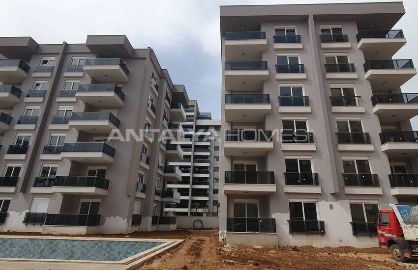 2+1 Apartment Suitable for Investment in Antalya Altıntaş 17