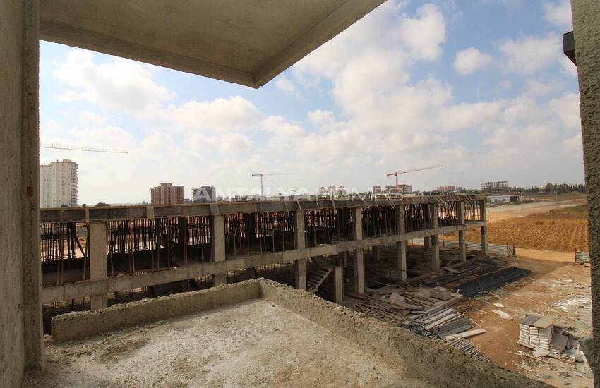 Functional Flats on a Main Road in Antalya Altintas 31