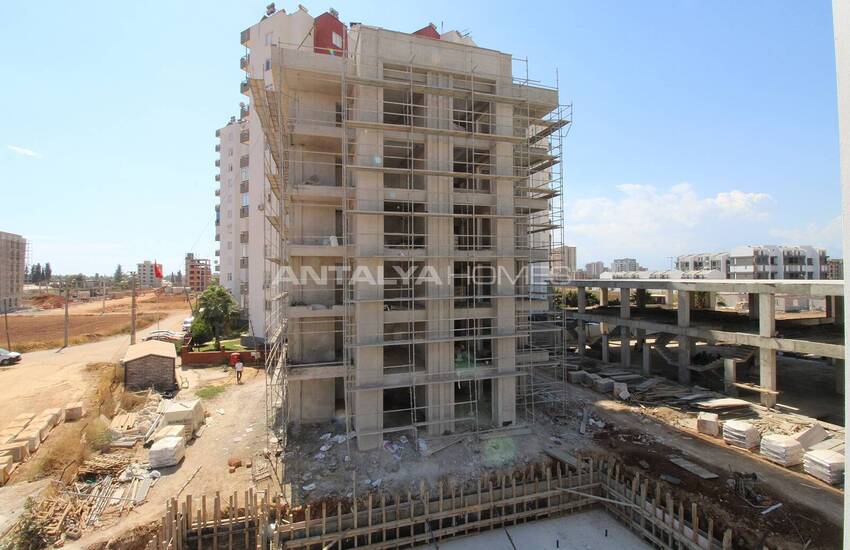 Functional Flats on a Main Road in Antalya Altintas 22