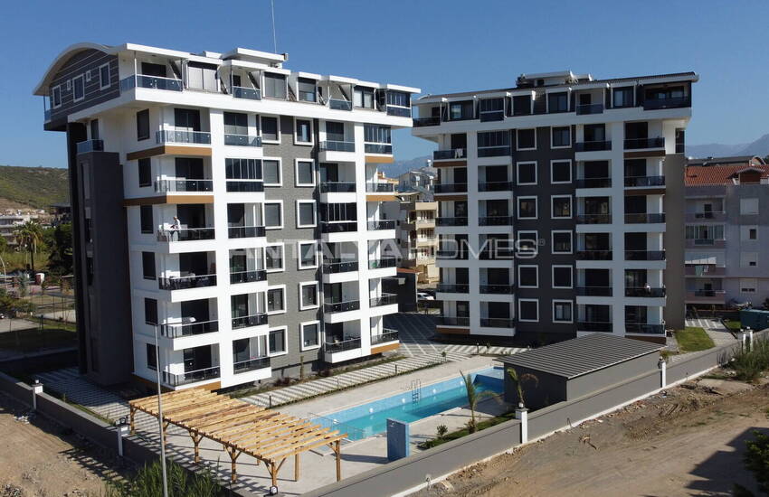 Gazipaşa'da Havuzlu Site İçinde Taşınmaya Hazır Şık Daireler 13