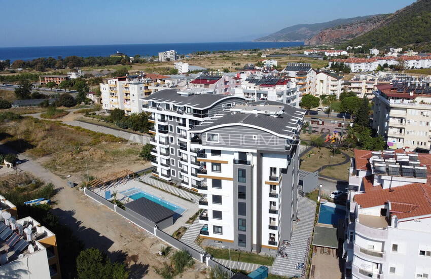 Gazipaşa'da Havuzlu Site İçinde Taşınmaya Hazır Şık Daireler 16