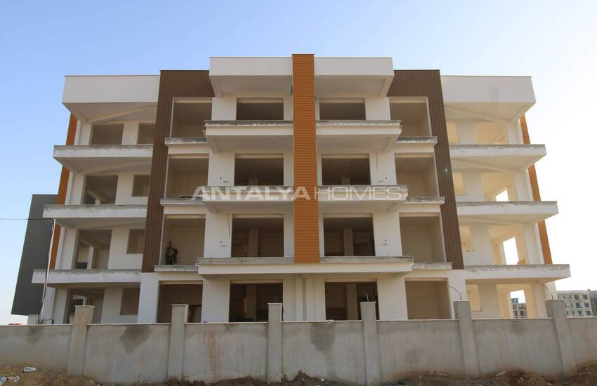 شقق فسيحة بتصميم بسيط وأنيق في أنطاليا ألتينطاش 13