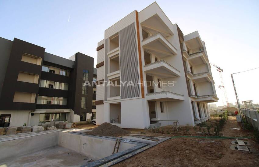 شقق فسيحة بتصميم بسيط وأنيق في أنطاليا ألتينطاش 10