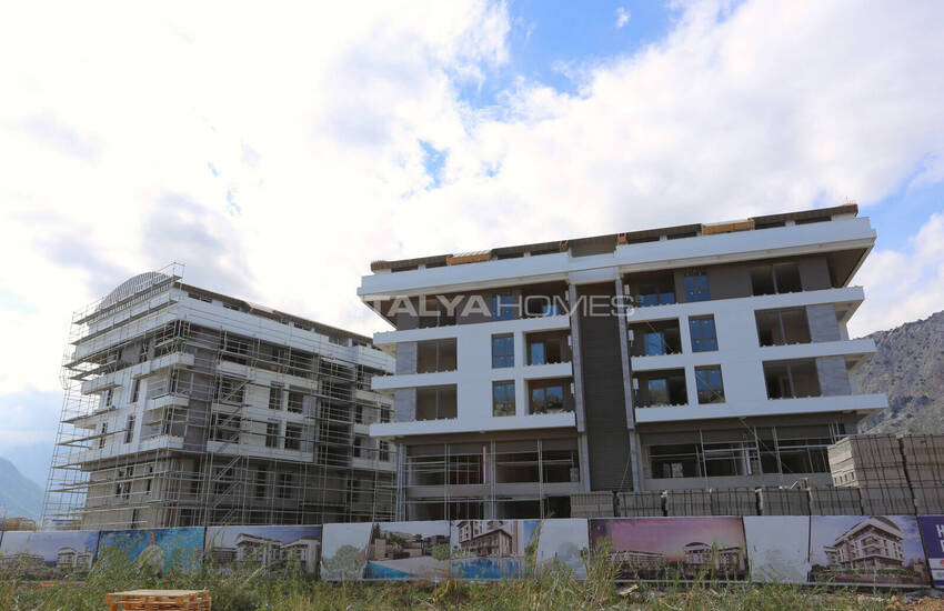 Antalya Konyaaltı’nda Açık ve Kapalı Havuzlu Sitede Lüks Daireler 6