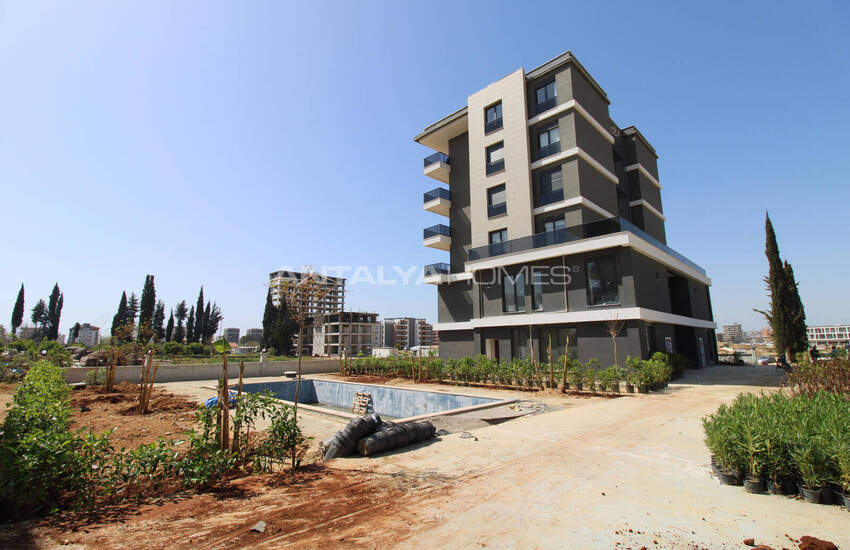 شقق فسيحة من غرفتين مع حديقة للاستخدام في أنطاليا ألتينتاس 30