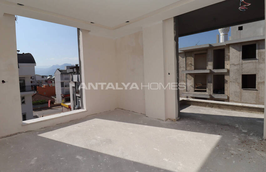 Kepez Esentepe'de Tramvay Durağına 900 M Uzaklıkta Daireler 18