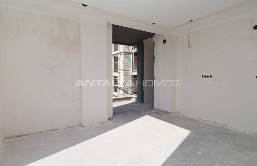 Kepez Esentepe'de Tramvay Durağına 900 M Uzaklıkta Daireler 20