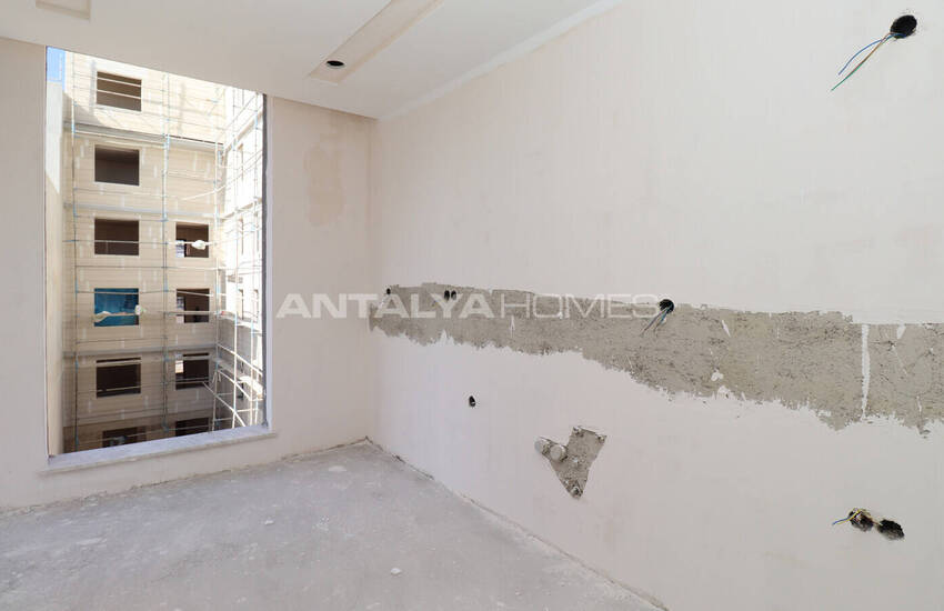 Kepez Esentepe'de Tramvay Durağına 900 M Uzaklıkta Daireler 21