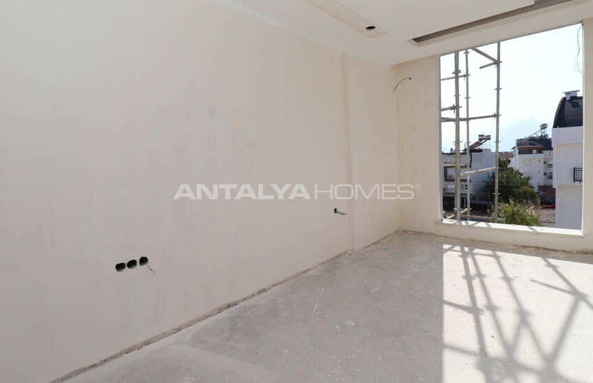 Kepez Esentepe'de Tramvay Durağına 900 M Uzaklıkta Daireler 24