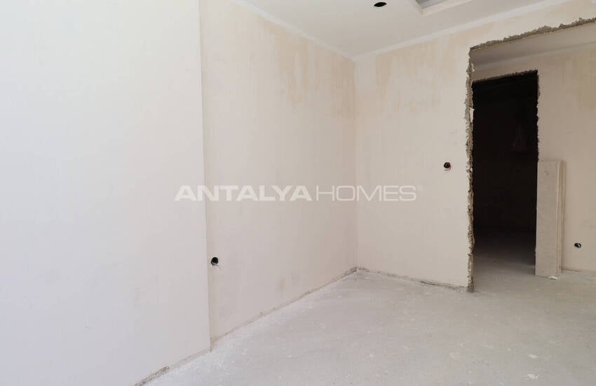 Kepez Esentepe'de Tramvay Durağına 900 M Uzaklıkta Daireler 25