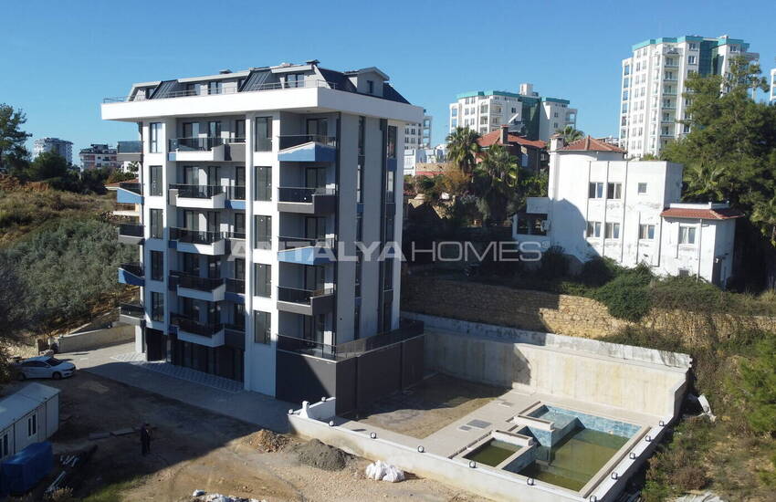 Sea and City View Flats Close to Amenities in Alanya Avsallar 24