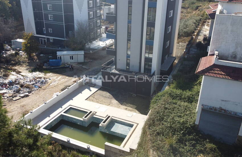 Sea and City View Flats Close to Amenities in Alanya Avsallar 26