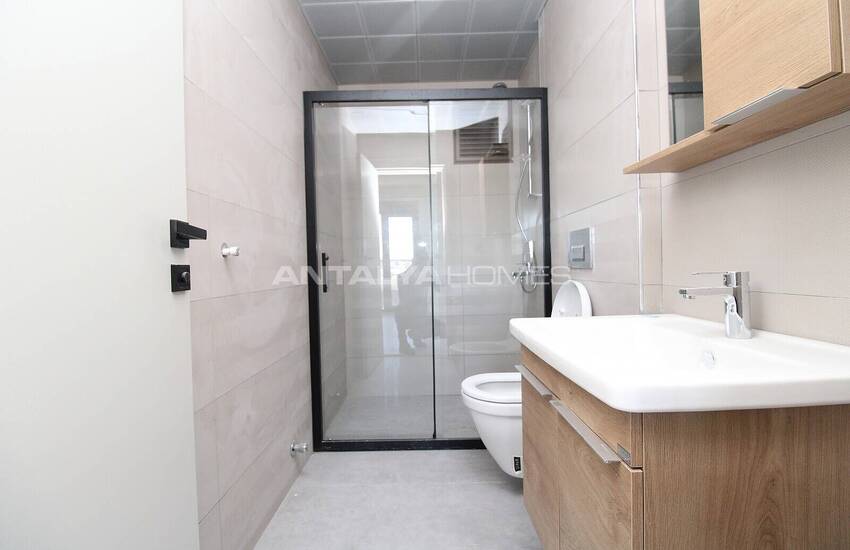 Spacious Apartment Close to the Beach in Altintas Aksu 16
