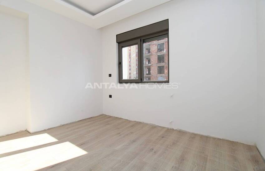 Spacious Apartment Close to the Beach in Altintas Aksu 12