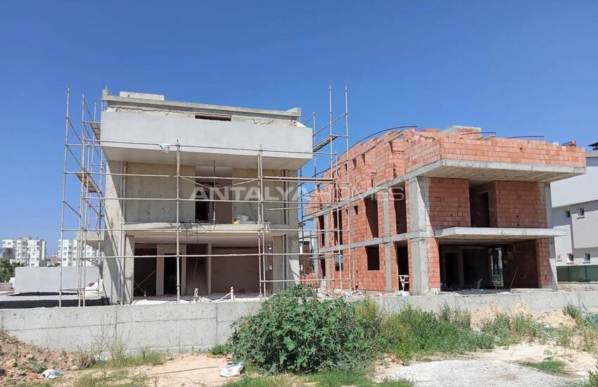 Semi-detached Villas with Private Pools and Gardens in Kundu 10