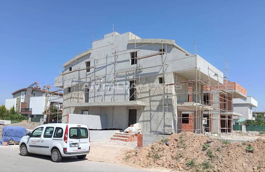 Semi-detached Villas with Private Pools and Gardens in Kundu 11