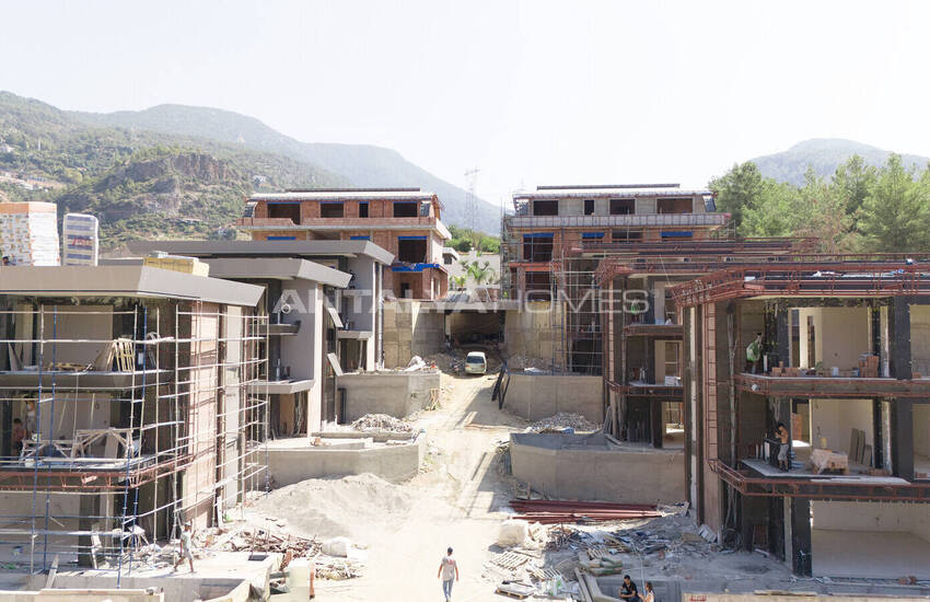 Nouvelles Maisons Triplex Avec Piscine Privée À Alanya 14