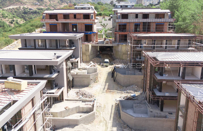 Nouvelles Maisons Triplex Avec Piscine Privée À Alanya 15