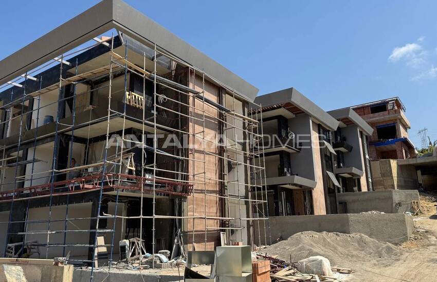 Nouvelles Maisons Triplex Avec Piscine Privée À Alanya 13