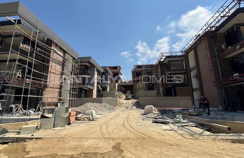 Nouvelles Maisons Triplex Avec Piscine Privée À Alanya 11