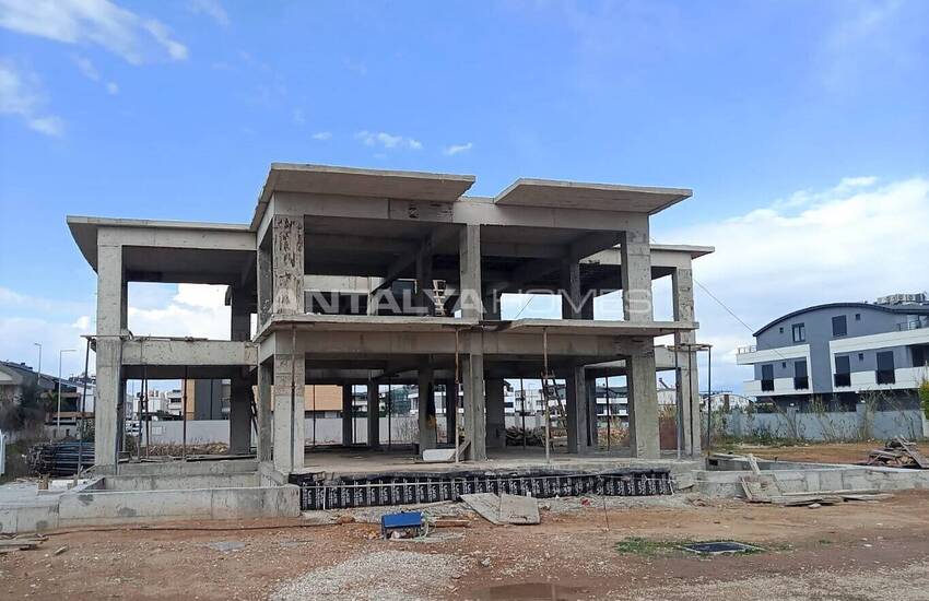 Kundu'da Lara Plajı'na Yakın Müstakil Yaşama Uygun Villa 31