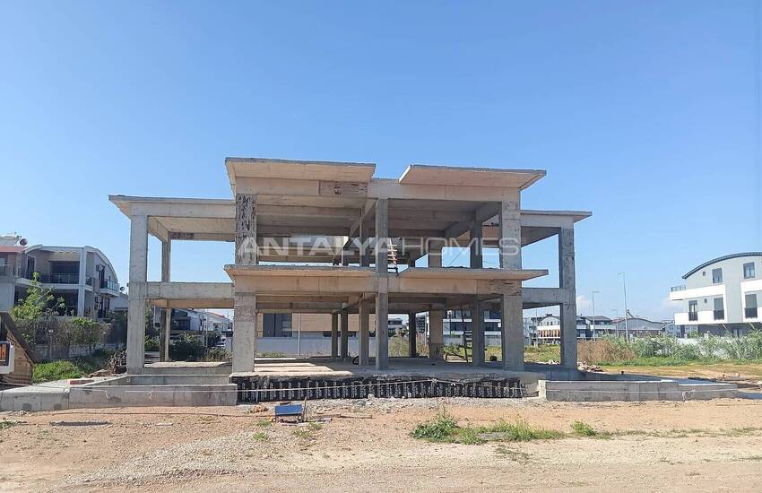 Kundu'da Lara Plajı'na Yakın Müstakil Yaşama Uygun Villa 32